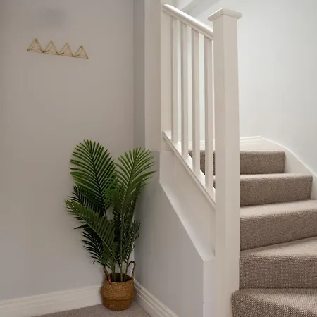 Apartment Cohost - Sky High In Bristol