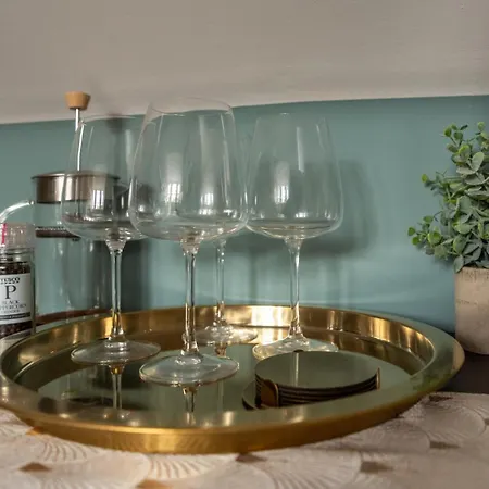 Cohost - Sky High In Apartment