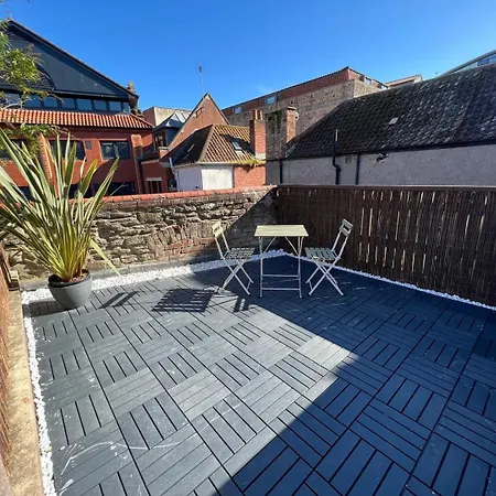 Cohost - Sky High In Apartamento Bristol